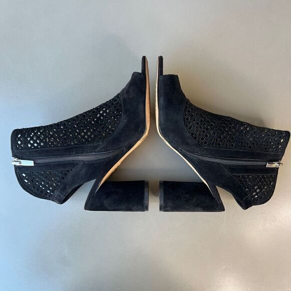 Vince Camuto Gerby Heeled Open Toe Bootie Womens Size 7 Perforated Black Suede - Picture 6 of 13